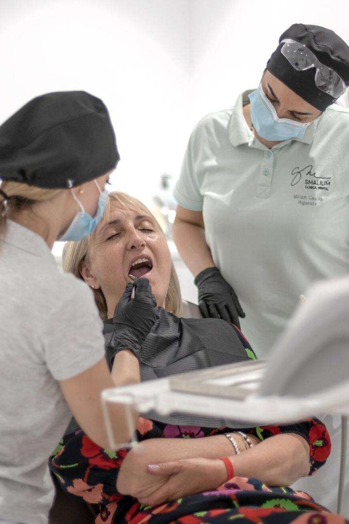 tratamiento-protesis-dental-SMALIUM-cerdanyola-del-valles tratamiento-protesis-dental-SMALIUM-cerdanyola-del-valles